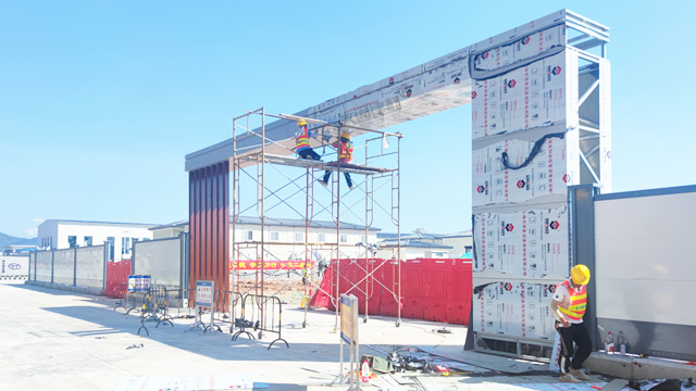 中交二航局工地大門-深圳寶安區廣深沿江高速項目部工地大門-工地大門-深圳市大通建材有限公司鋼圍擋生產定制廠家