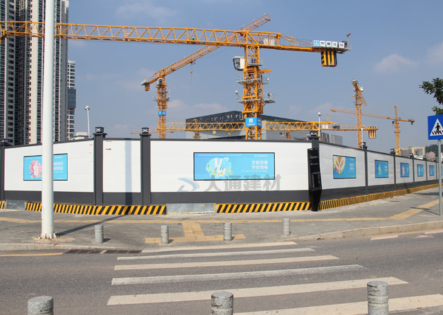 烤漆鋼結構圍擋a款-深圳寶安藝展中心工地施工圍擋案例-A/B/C類圍擋-深圳市大通建材有限公司鋼圍擋生產(chǎn)定制廠家